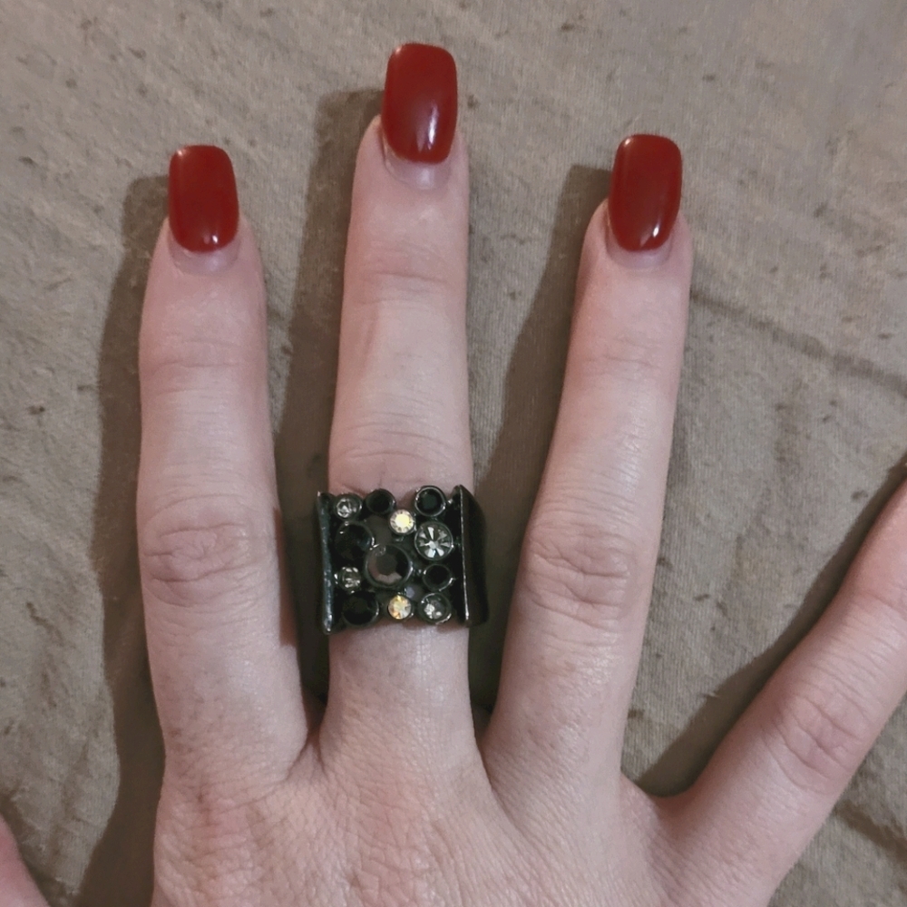 GUESS gemstone ring size 6